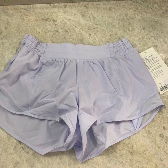 Lululemon Hotty Hot Short II 2.5" - Picture 14 of 16